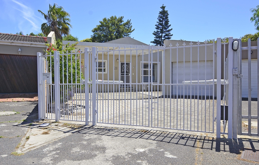 3 Bedroom Property for Sale in Table View Western Cape